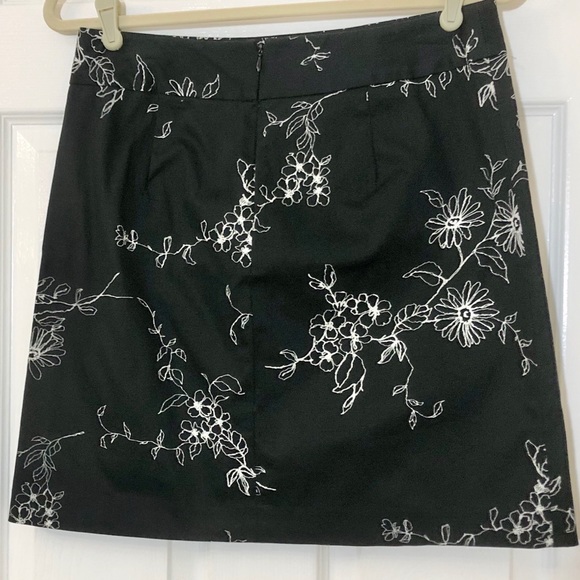 Rafaella embroidered floral skirt size 8 - Picture 4 of 8